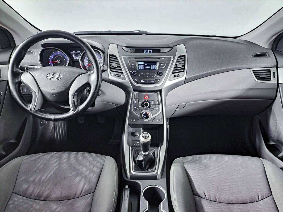 Hyundai Elantra б/у, 2015, Механическая. Фото: #11