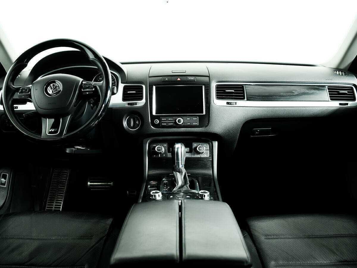 Volkswagen Touareg б/у, 2012, Автоматическая. Фото: #10
