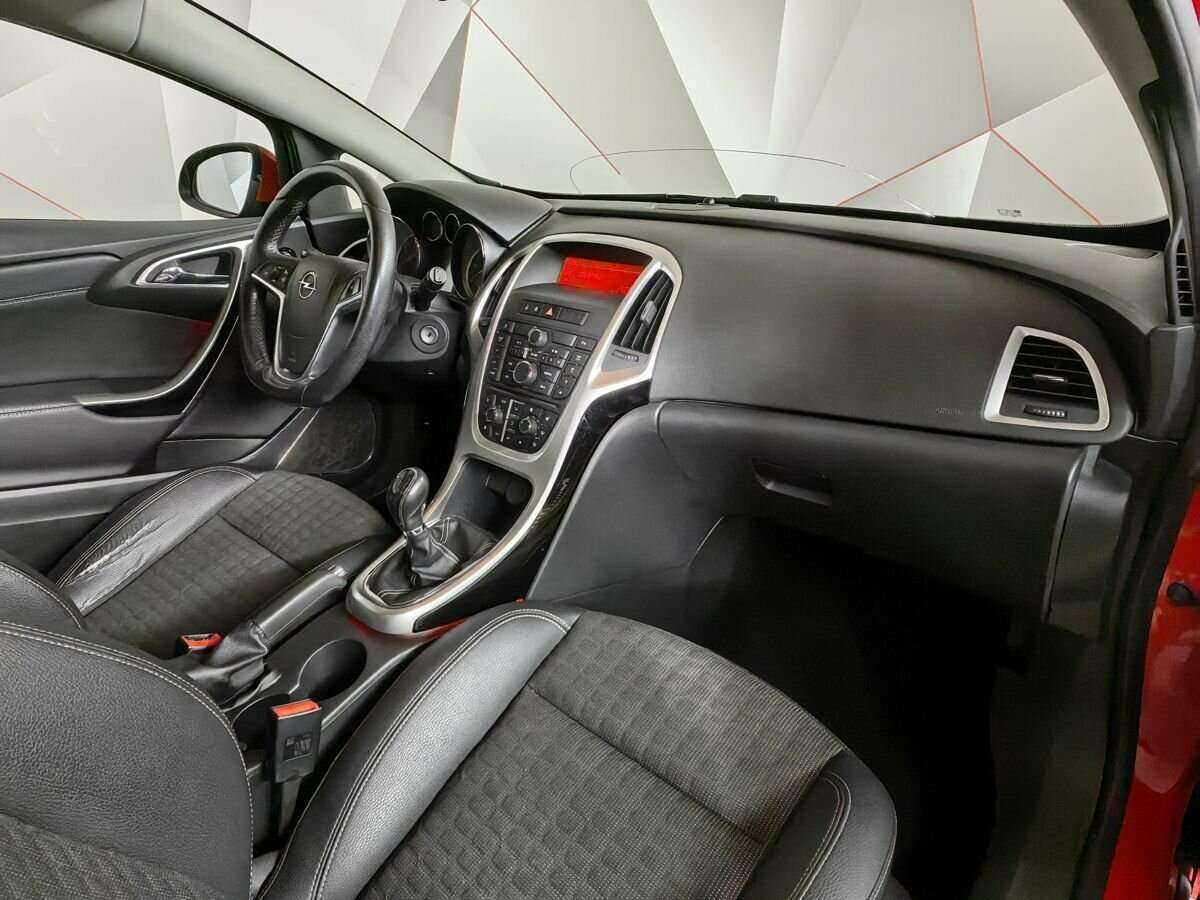 Opel Astra б/у, 2012, Механическая. Фото: #8