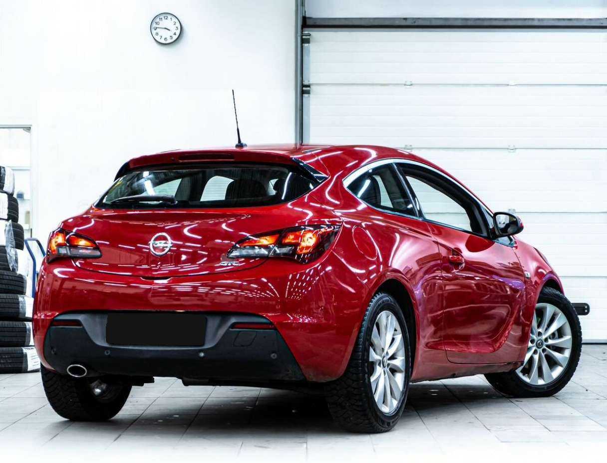 Opel Astra б/у, 2012, Автоматическая. Фото: #2