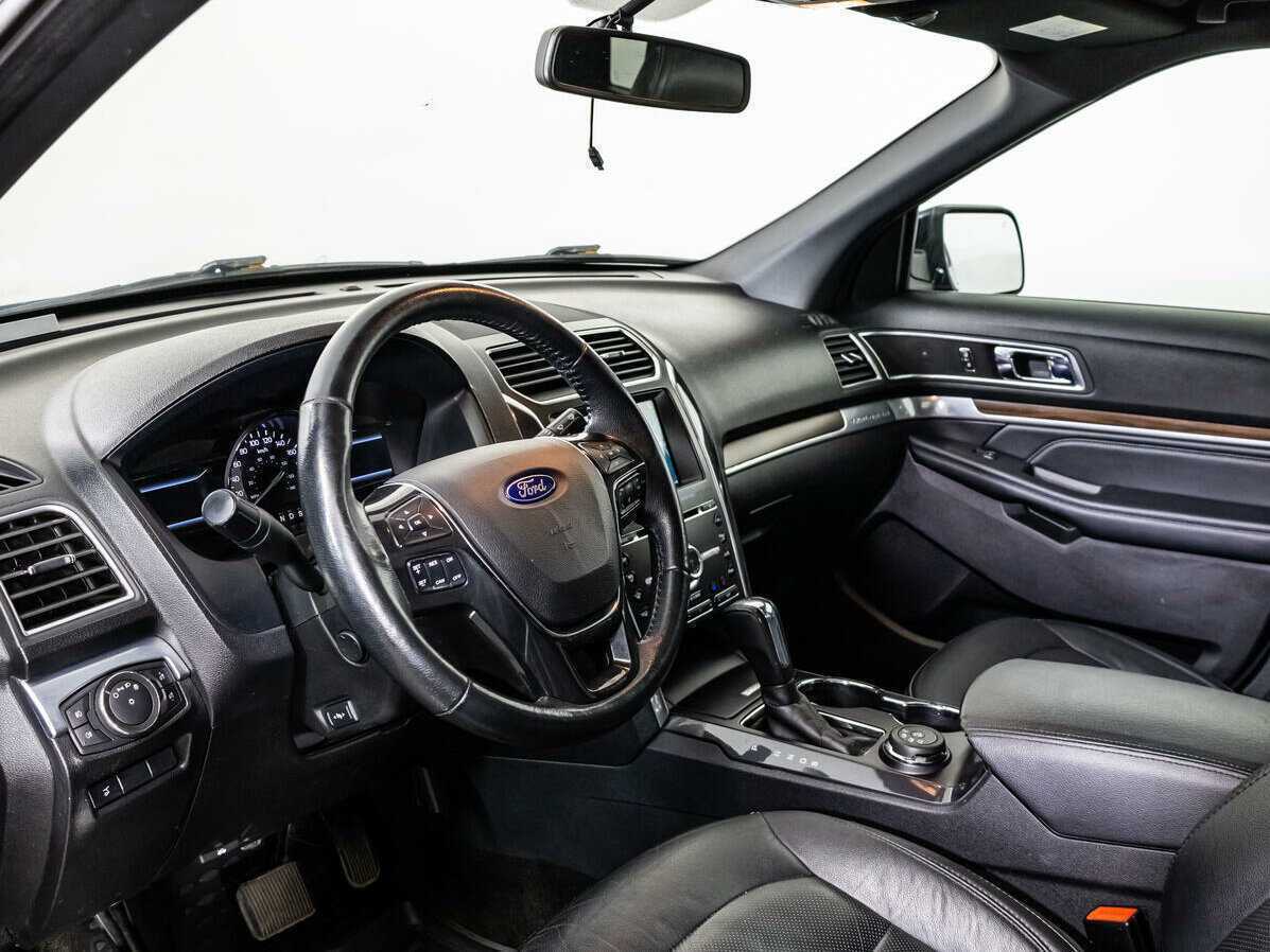 Ford Explorer б/у, 2017, Автоматическая. Фото: #8