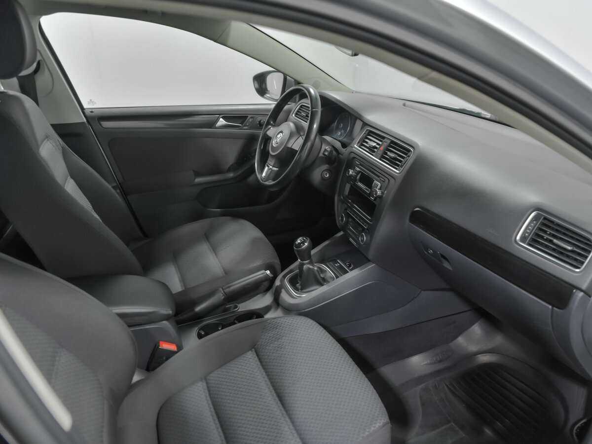 Volkswagen Jetta б/у, 2012, Механическая. Фото: #12