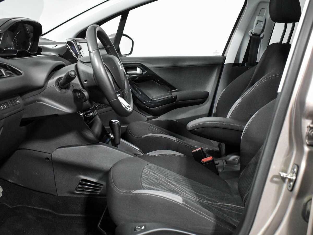 Peugeot 208 б/у, 2014, Автоматическая. Фото: #9
