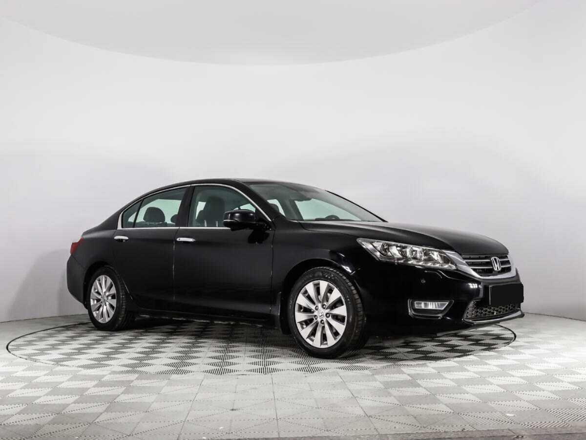 Honda Accord б/у, 2013, Автоматическая. Фото: #2