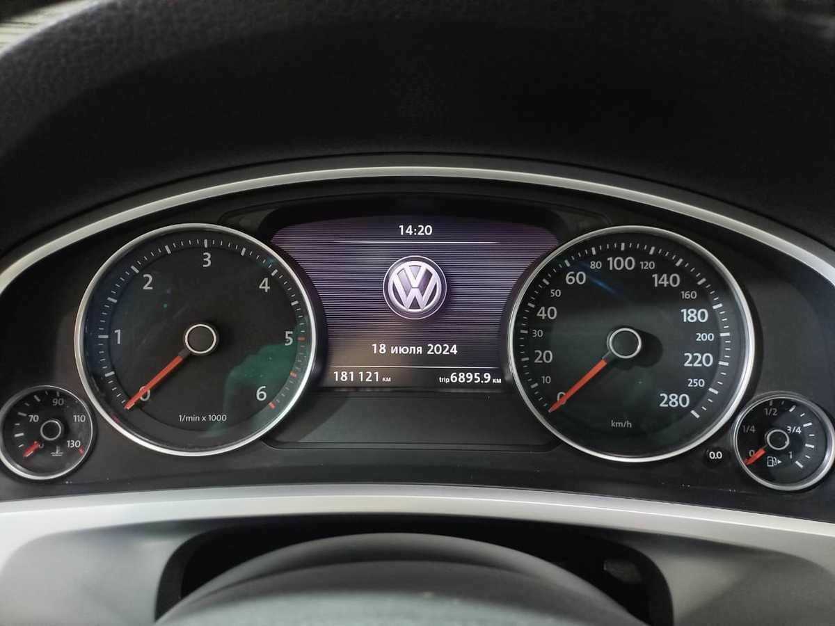Volkswagen Touareg б/у, 2013, Автоматическая. Фото: #11