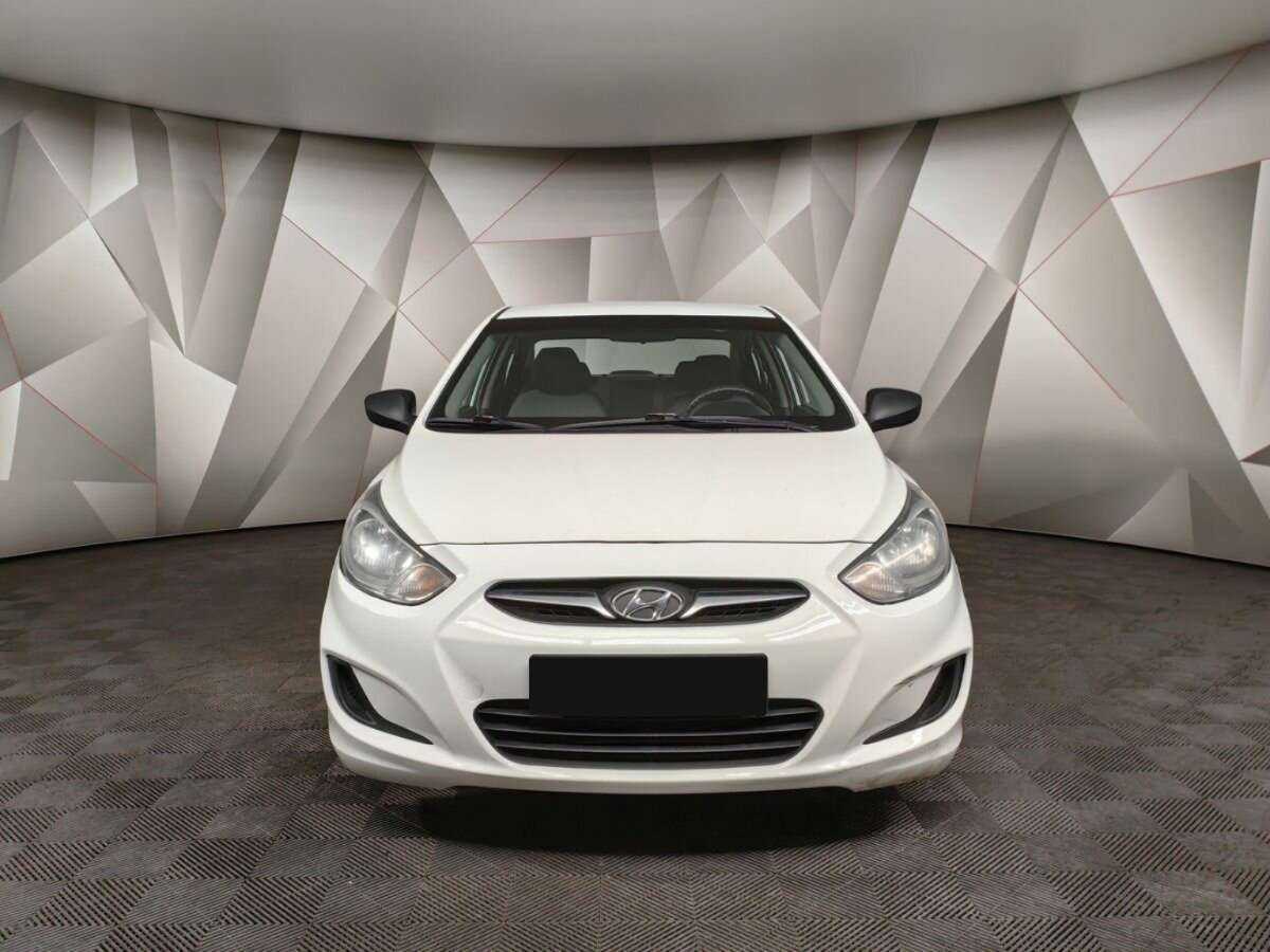 Hyundai Solaris б/у, 2013, Механическая. Фото: #6