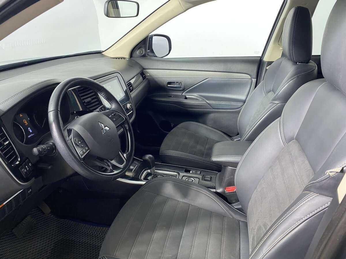 Mitsubishi Outlander б/у, 2021, Вариатор. Фото: #7