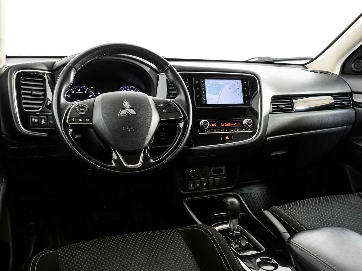 Mitsubishi Outlander б/у, 2020, Вариатор. Фото: #8