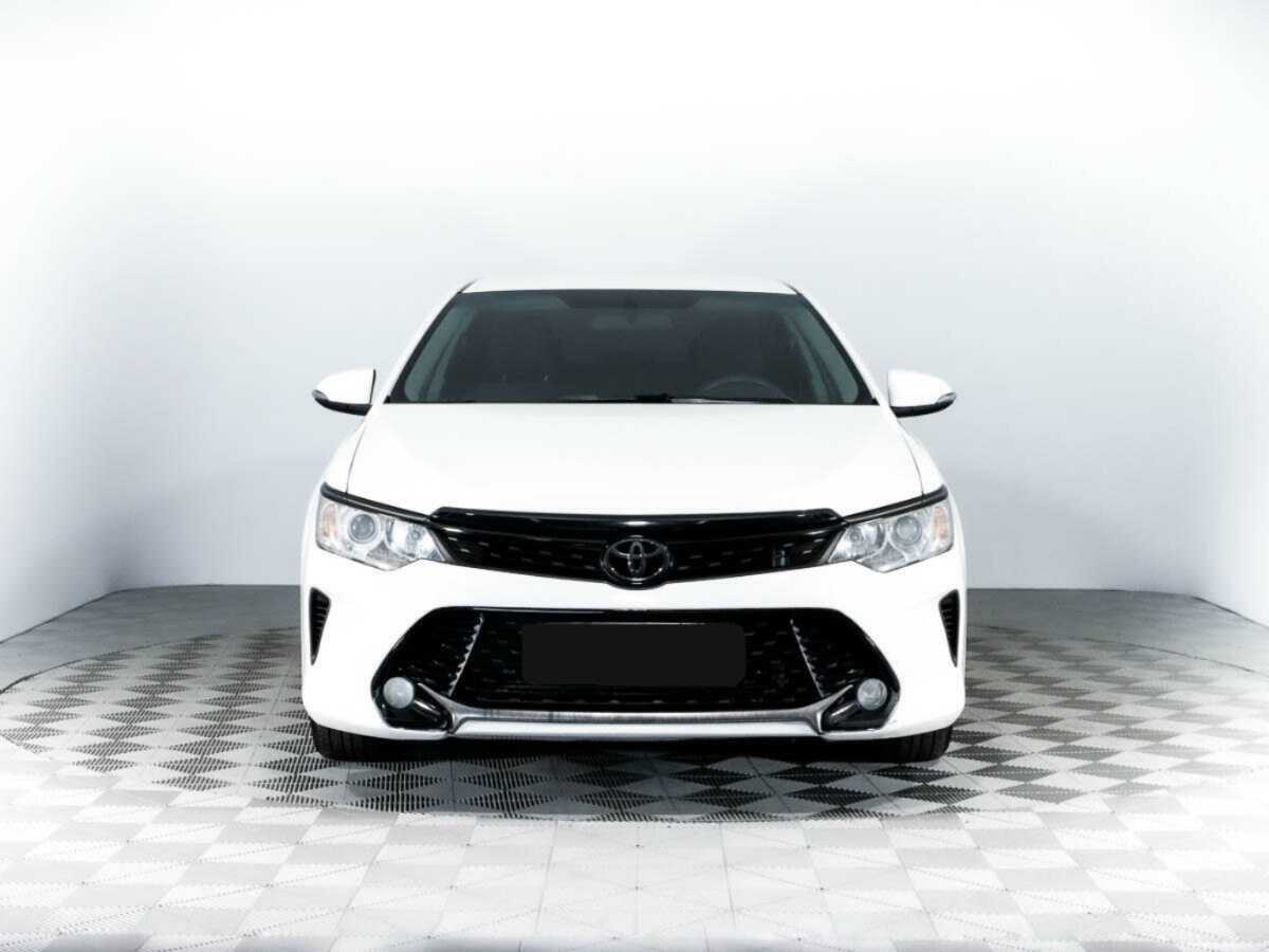 Toyota Camry б/у, 2015, Автоматическая. Фото: #1