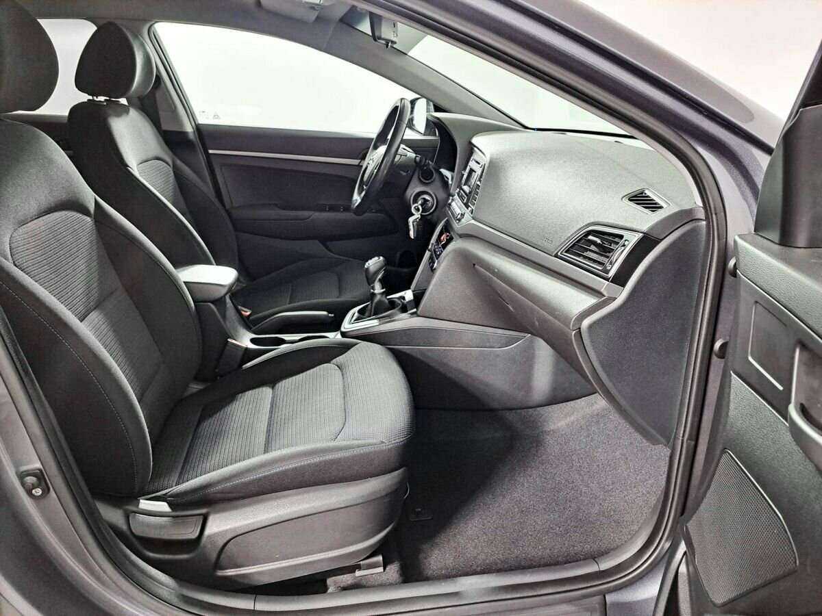 Hyundai Elantra б/у, 2018, Механическая. Фото: #10