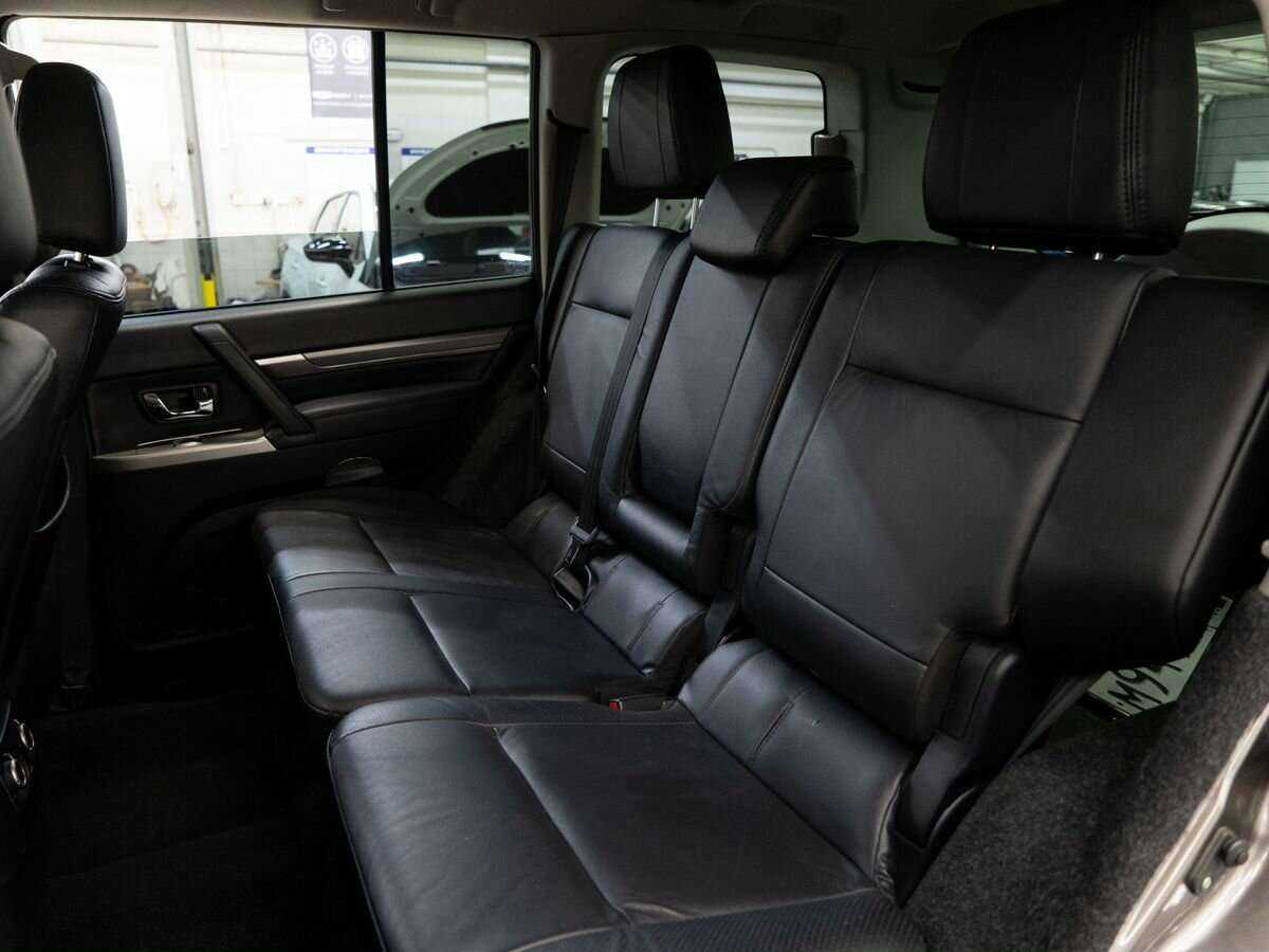 Mitsubishi Pajero б/у, 2012, Автоматическая. Фото: #6