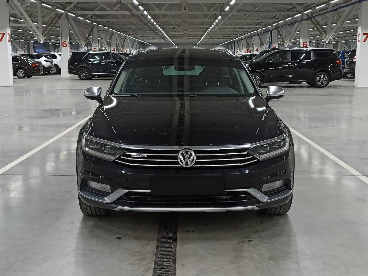 Volkswagen Passat б/у, 2018, Роботизированная. Фото: #1