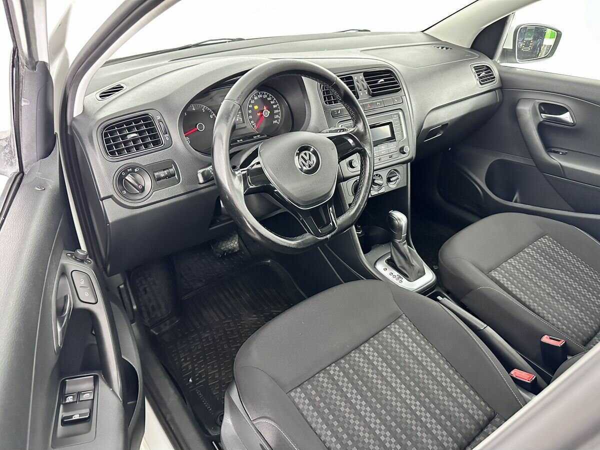 Volkswagen Polo б/у, 2016, Автоматическая. Фото: #6