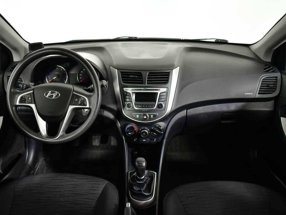 Hyundai Solaris б/у, 2015, Механическая. Фото: #11