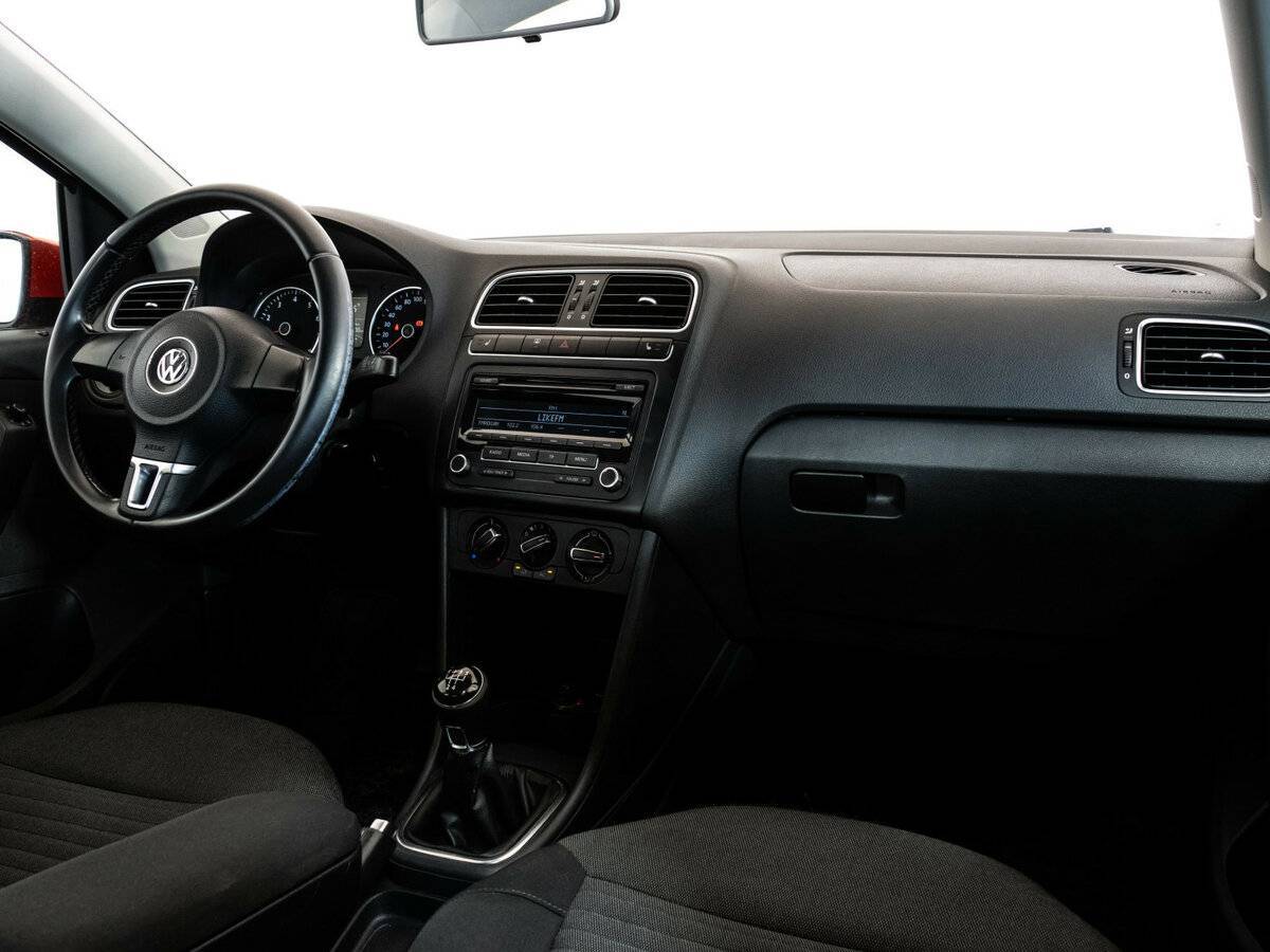 Volkswagen Polo б/у, 2013, Механическая. Фото: #8
