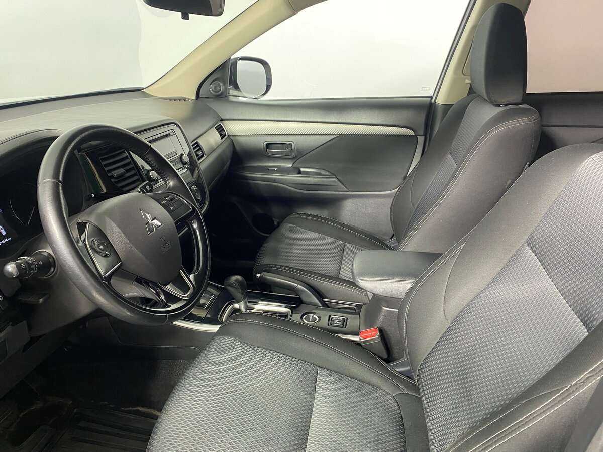 Mitsubishi Outlander б/у, 2017, Вариатор. Фото: #8