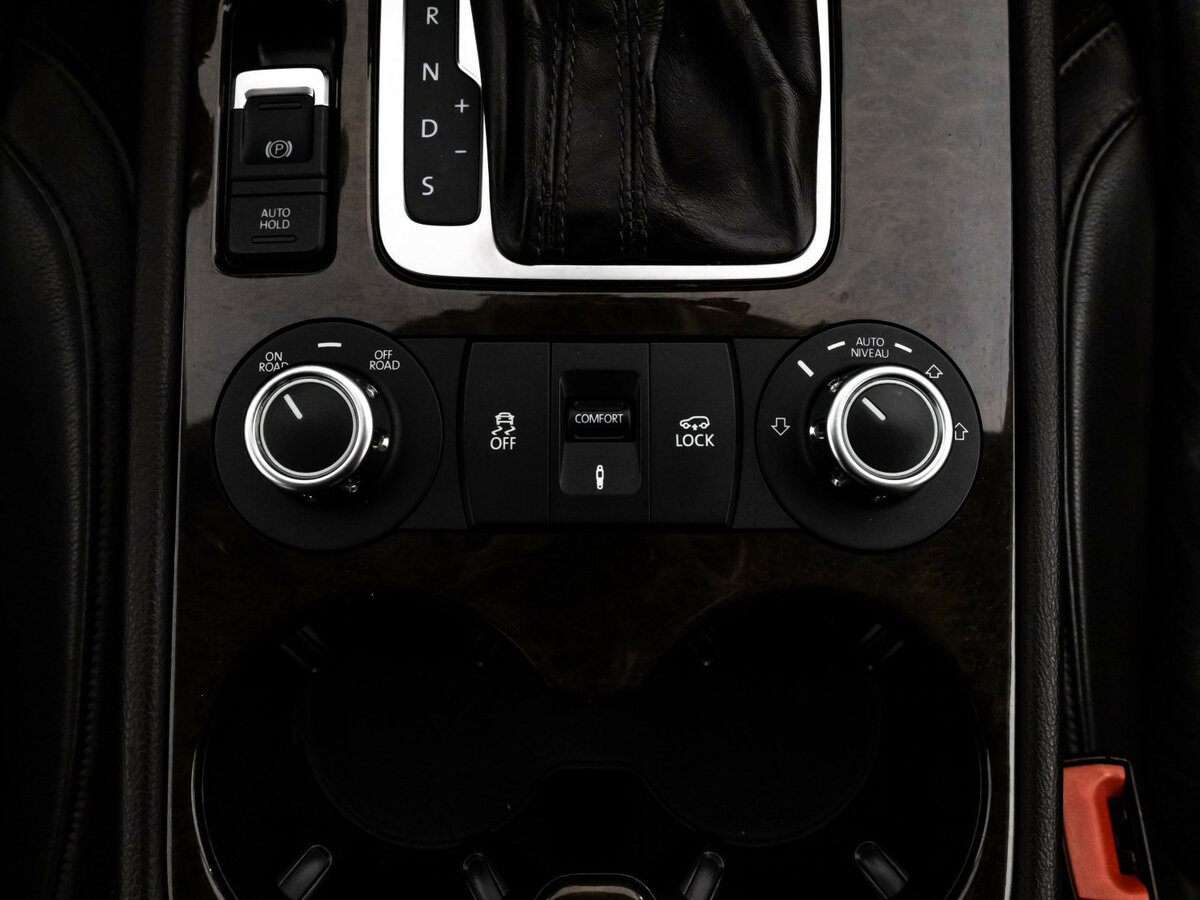 Volkswagen Touareg б/у, 2012, Автоматическая. Фото: #10