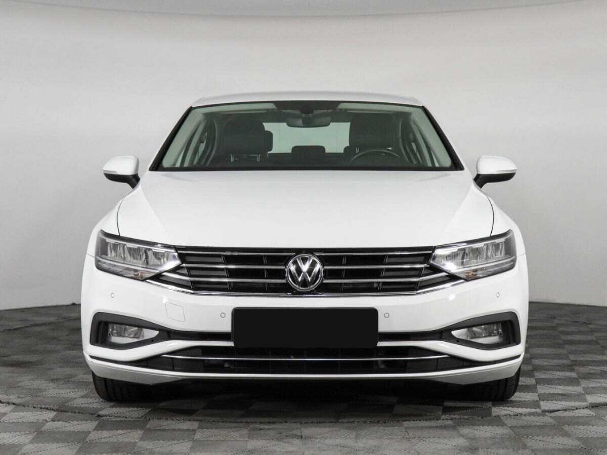 Volkswagen Passat б/у, 2020, Роботизированная. Фото: #1