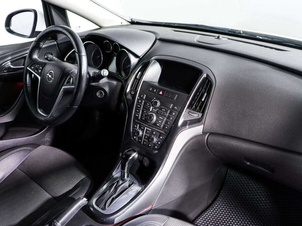 Opel Astra б/у, 2012, Автоматическая. Фото: #5
