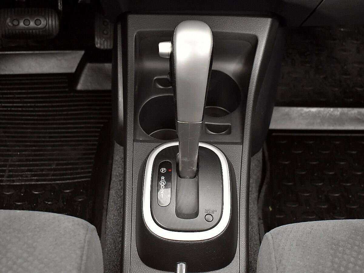 Nissan Tiida б/у, 2013, Автоматическая. Фото: #13