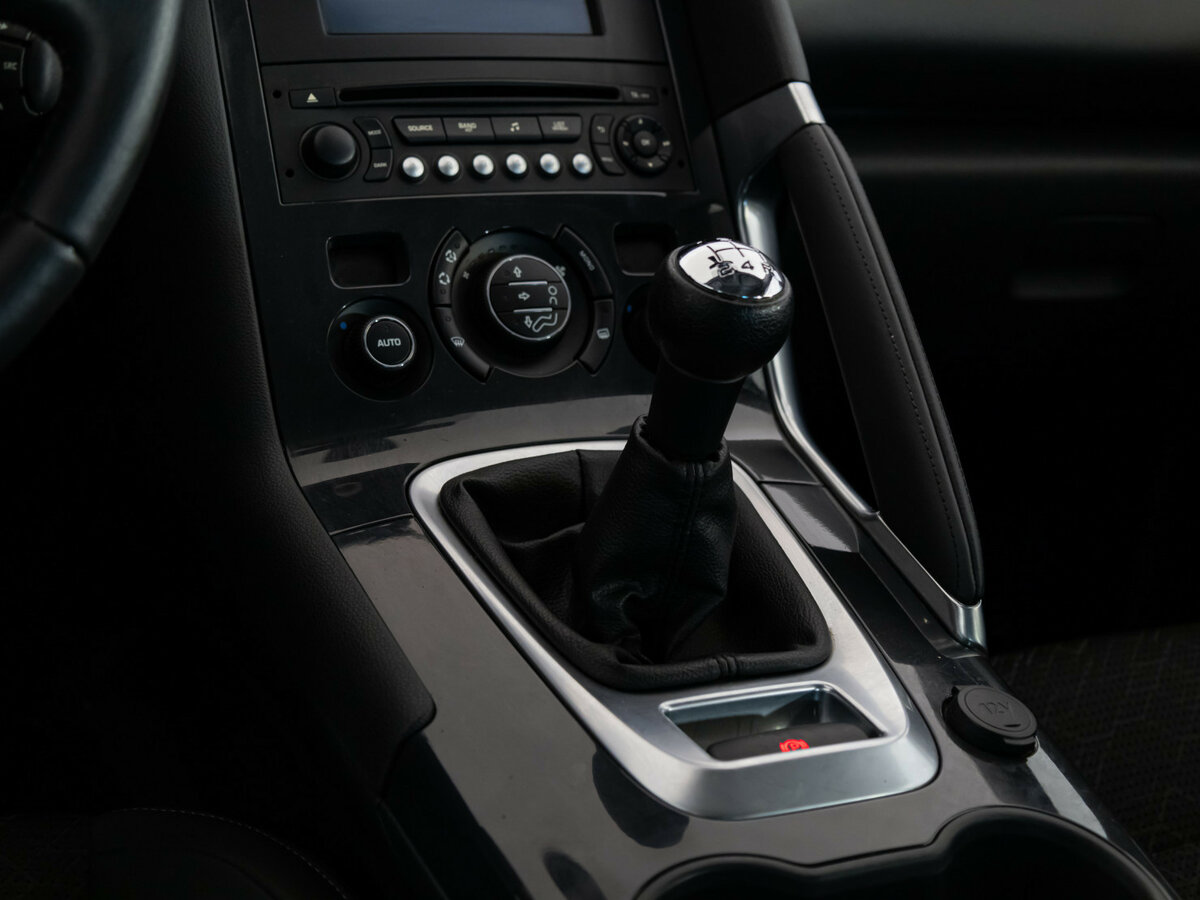 Peugeot 3008 б/у, 2014, Механическая. Фото: #9