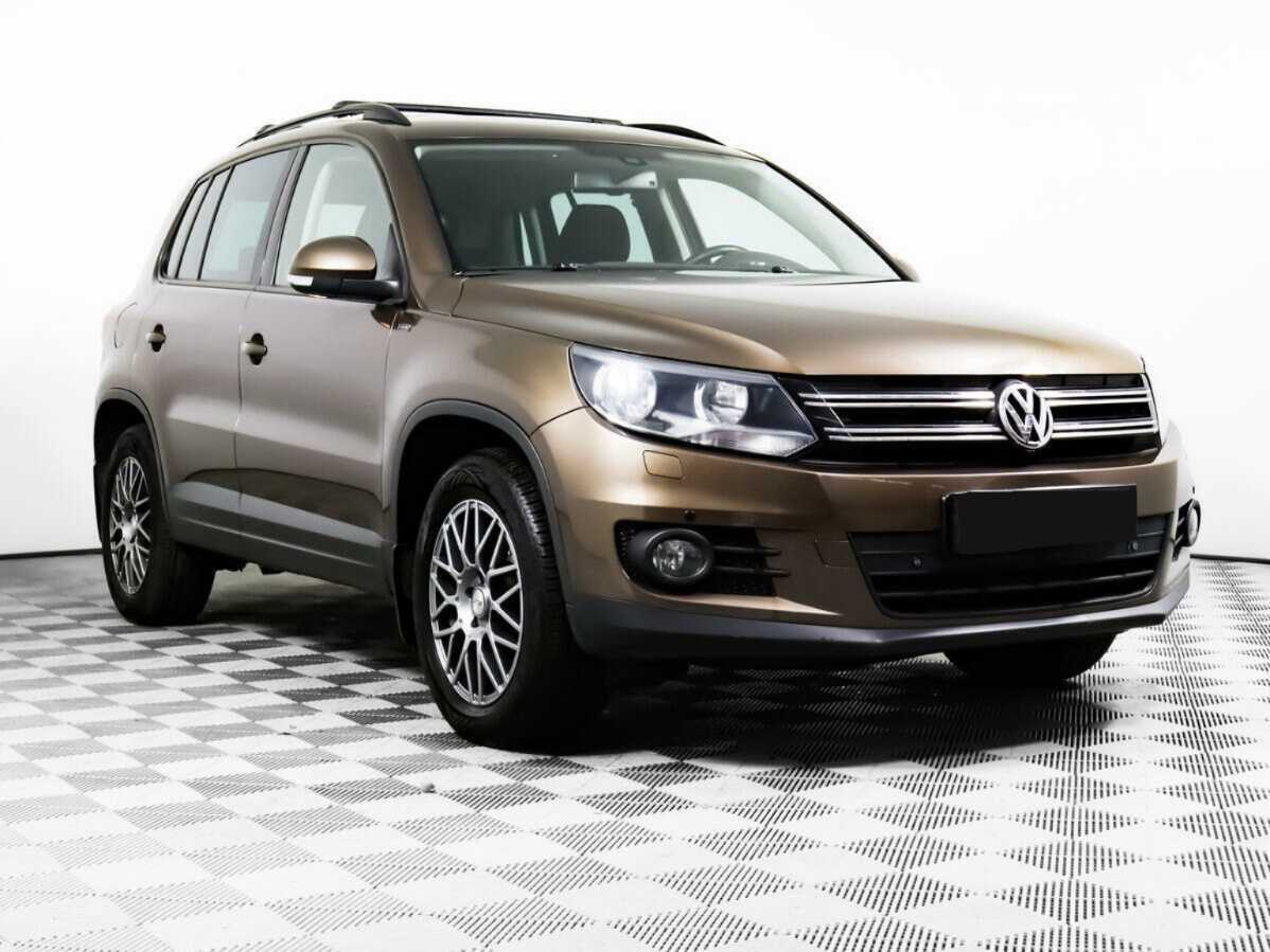 Volkswagen Tiguan б/у, 2015, Механическая. Фото: #2