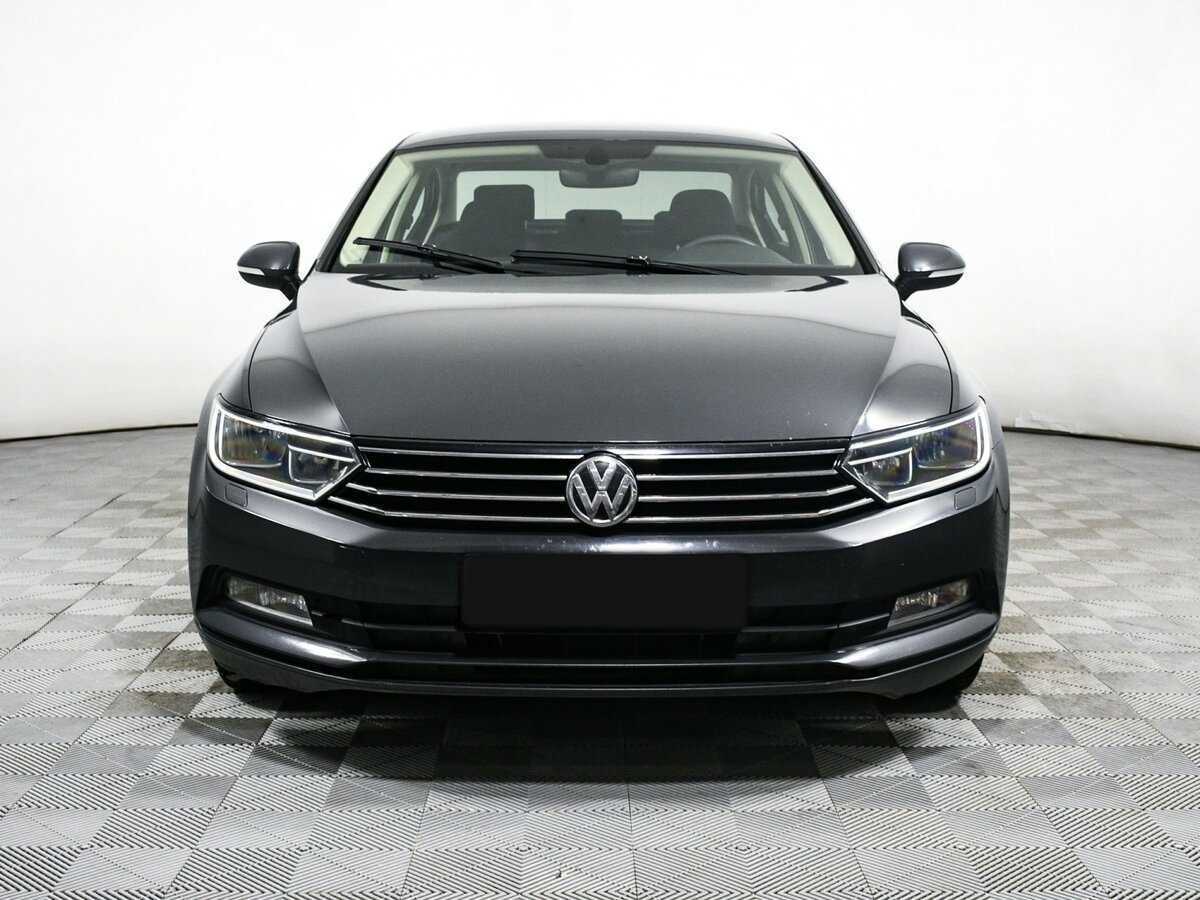 Volkswagen Passat б/у, 2017, Роботизированная. Фото: #1