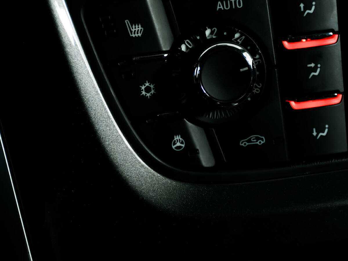 Opel Astra б/у, 2013, Автоматическая. Фото: #14