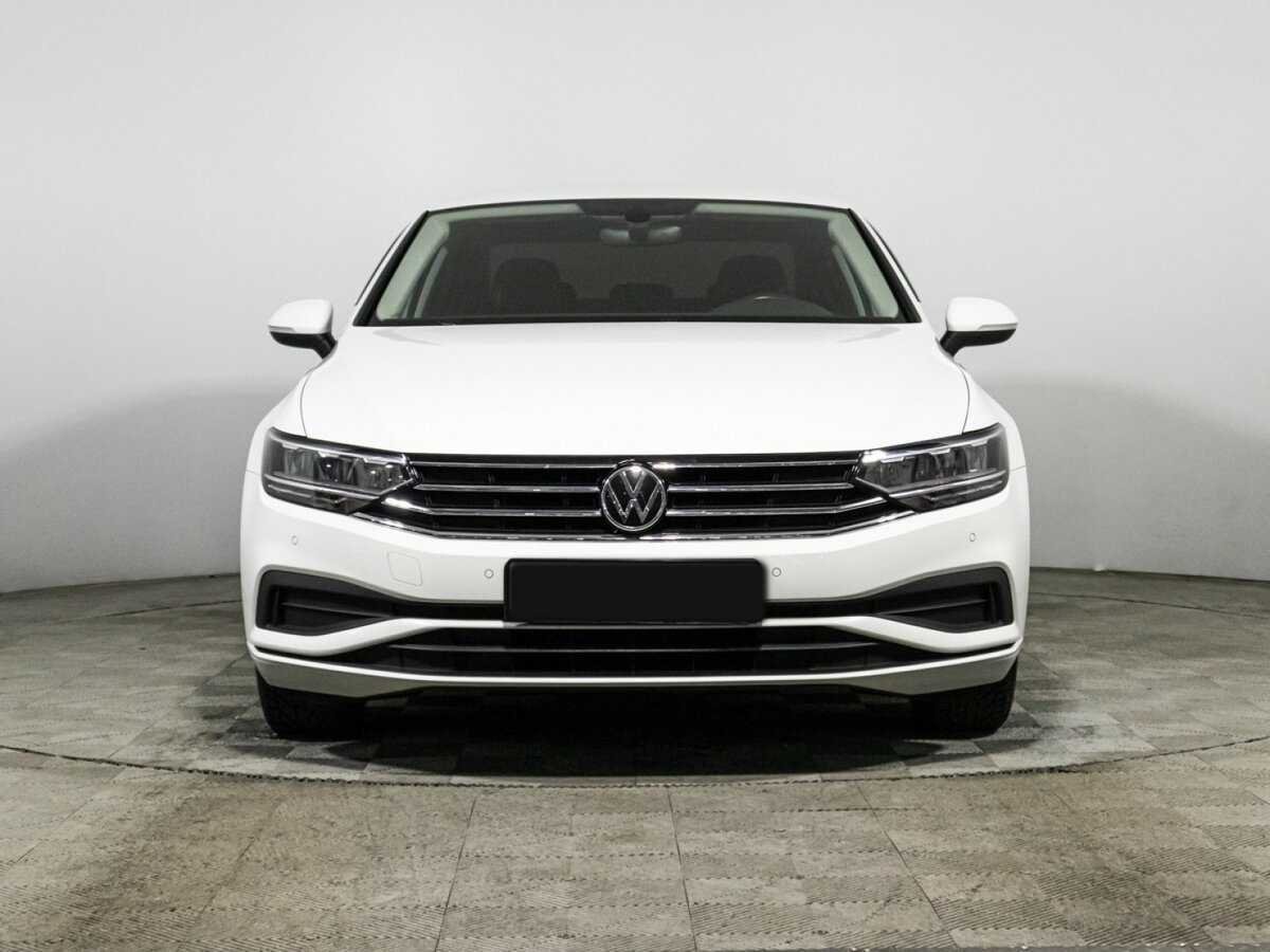 Volkswagen Passat б/у, 2021, Роботизированная. Фото: #1