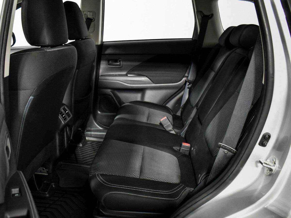 Mitsubishi Outlander б/у, 2018, Вариатор. Фото: #10