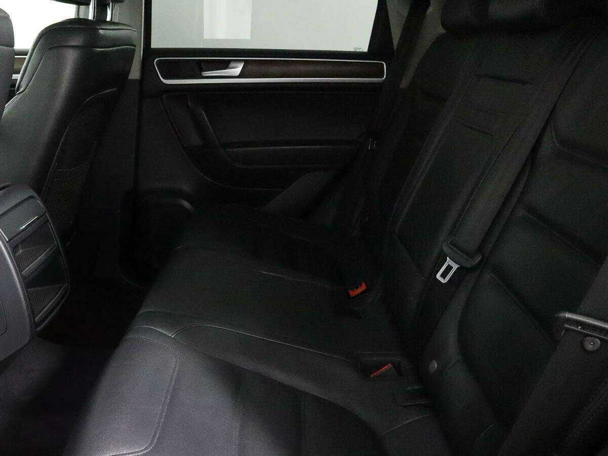 Volkswagen Touareg б/у, 2012, Автоматическая. Фото: #7