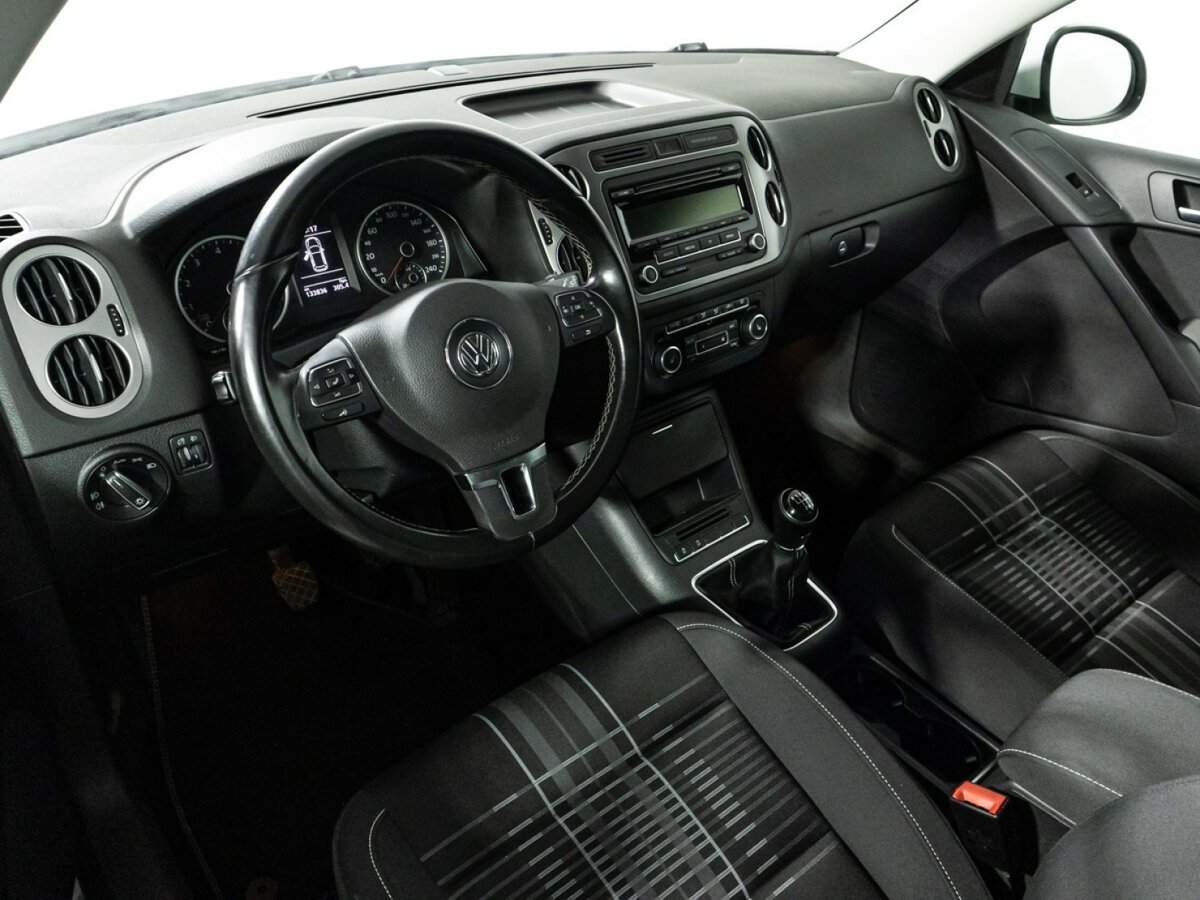 Volkswagen Tiguan б/у, 2015, Механическая. Фото: #10