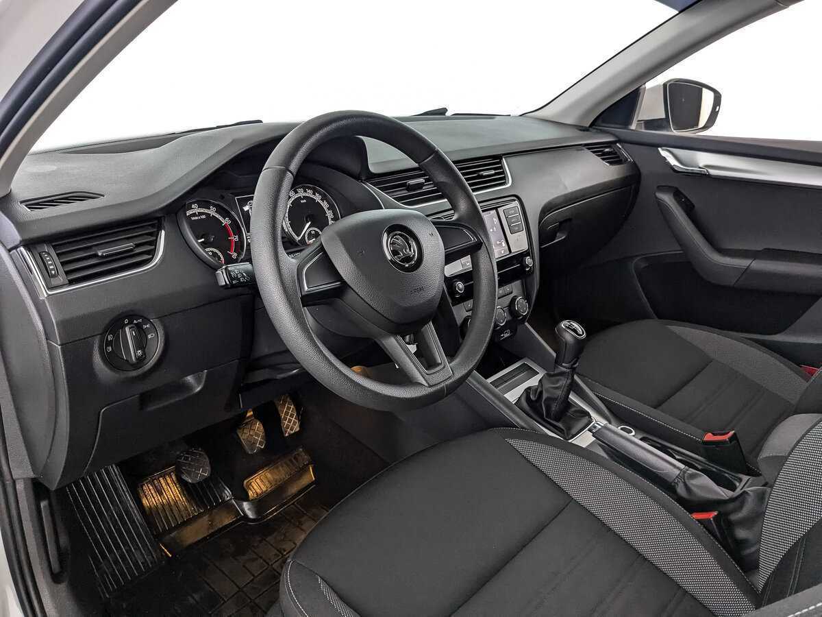 Skoda Octavia б/у, 2019, Механическая. Фото: #10