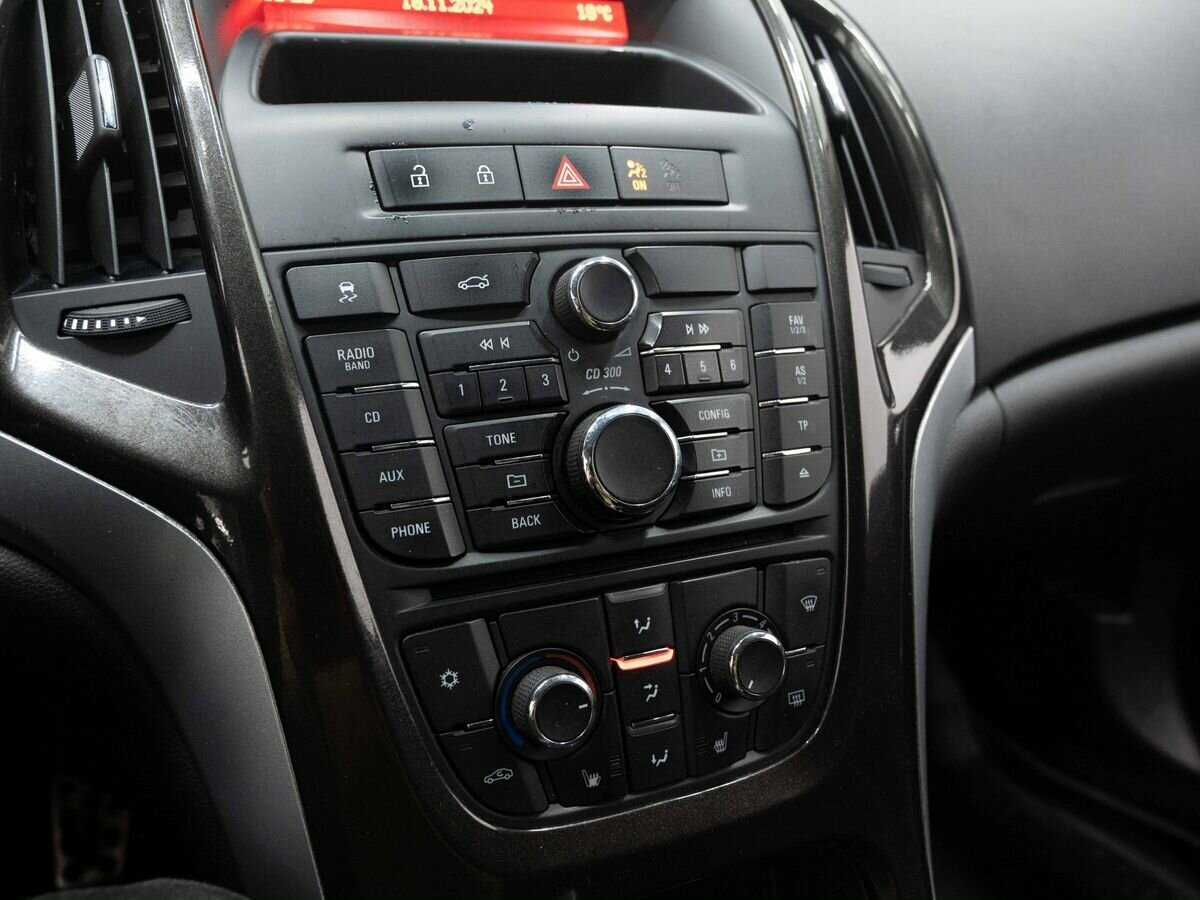 Opel Astra б/у, 2013, Механическая. Фото: #18