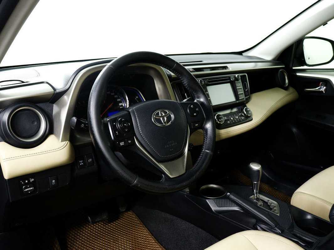 Toyota RAV4 б/у, 2015, Автоматическая. Фото: #12