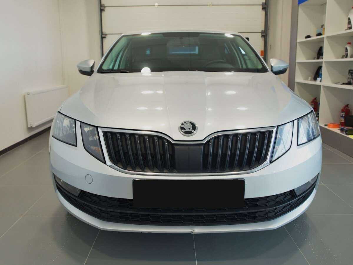 Skoda Octavia б/у, 2019, Механическая. Фото: #1