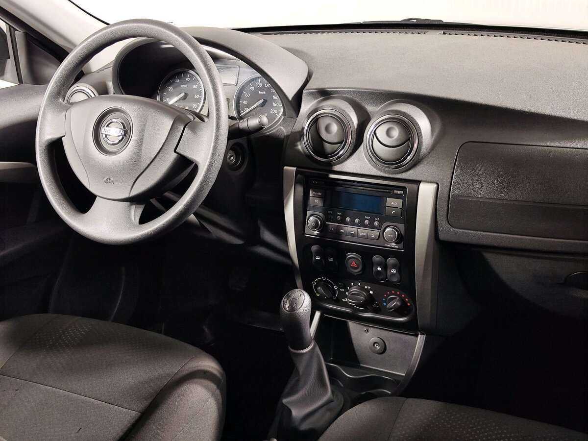 Nissan Almera б/у, 2016, Механическая. Фото: #11