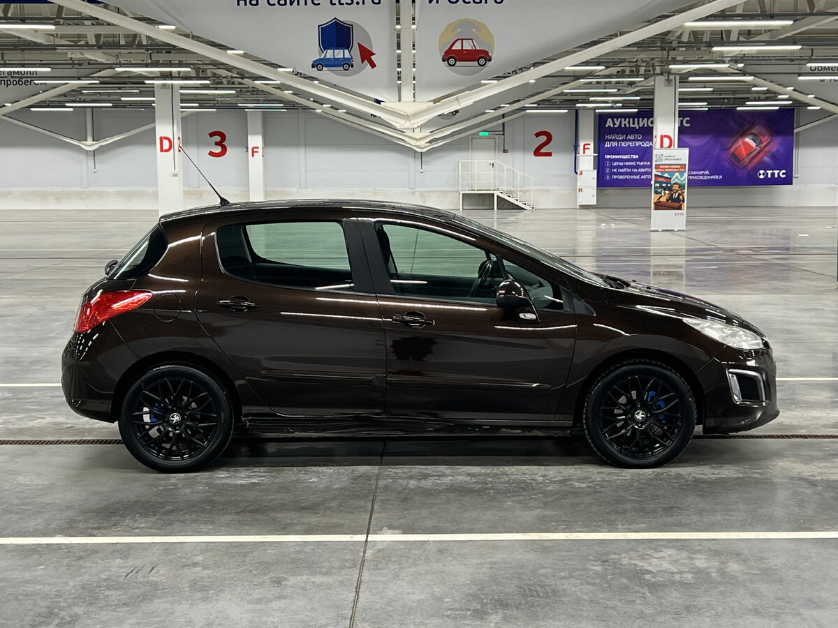 Peugeot 308 б/у, 2012, Механическая. Фото: #3