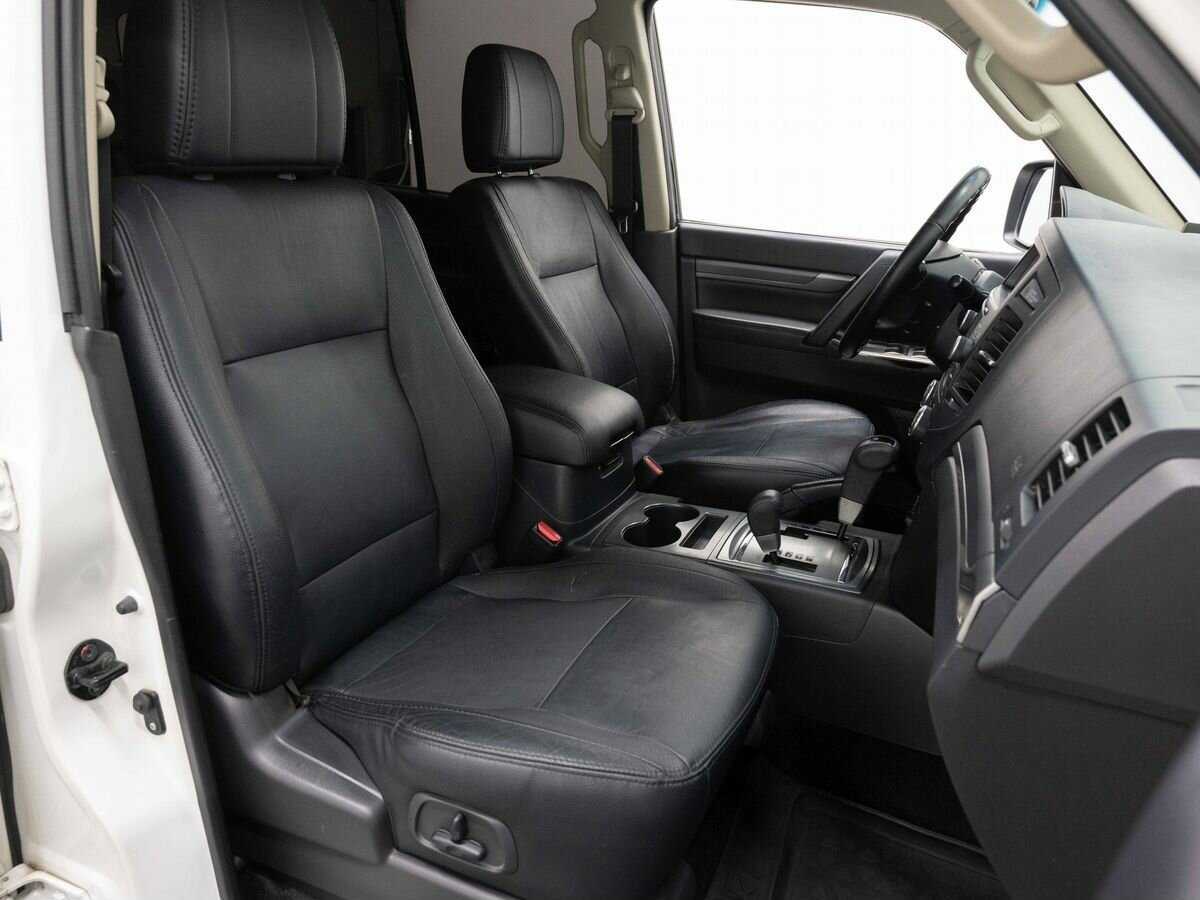 Mitsubishi Pajero б/у, 2013, Автоматическая. Фото: #12