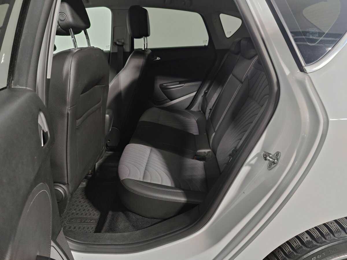 Opel Astra б/у, 2014, Автоматическая. Фото: #12