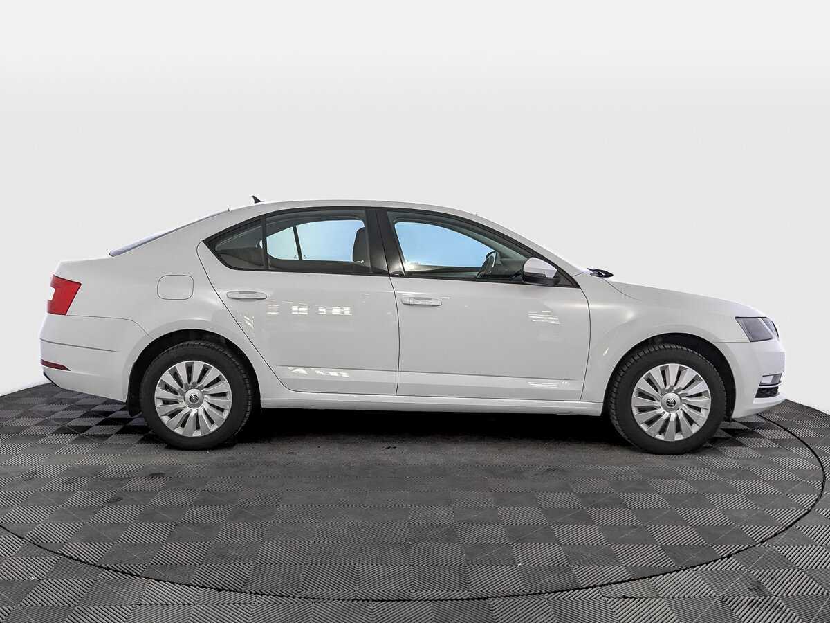 Skoda Octavia б/у, 2019, Механическая. Фото: #3
