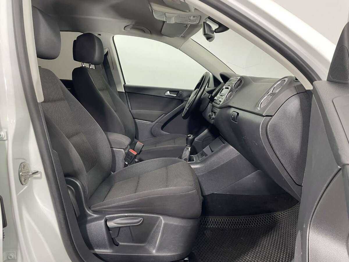Volkswagen Tiguan б/у, 2014, Механическая. Фото: #11