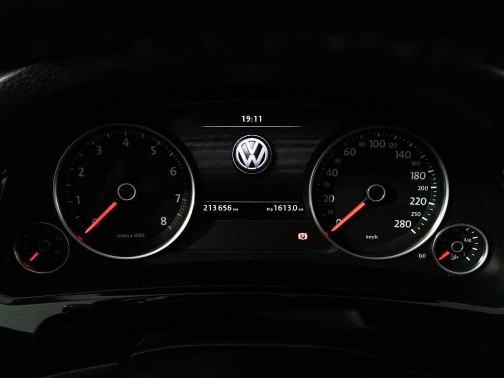 Volkswagen Touareg б/у, 2012, Автоматическая. Фото: #11