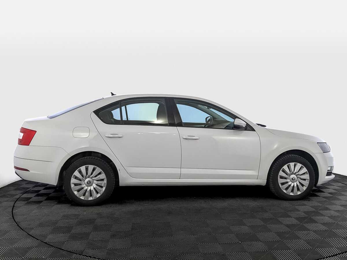 Skoda Octavia б/у, 2019, Механическая. Фото: #3