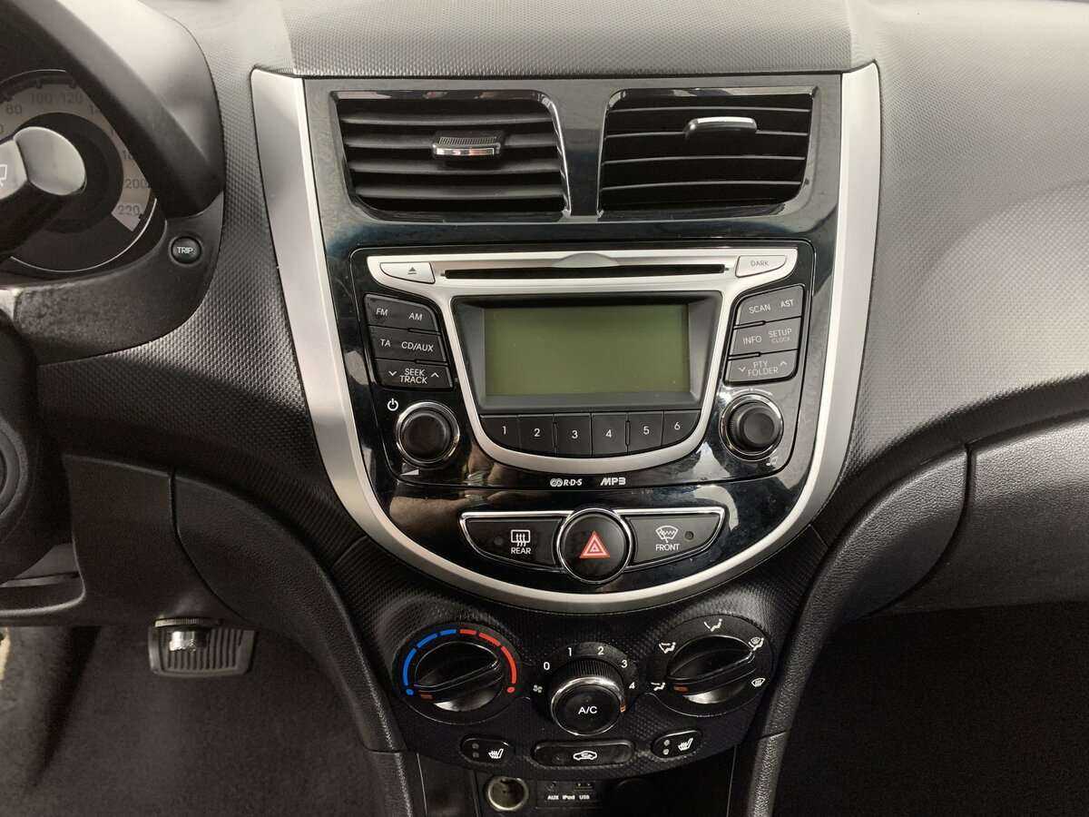 Hyundai Solaris б/у, 2013, Автоматическая. Фото: #12