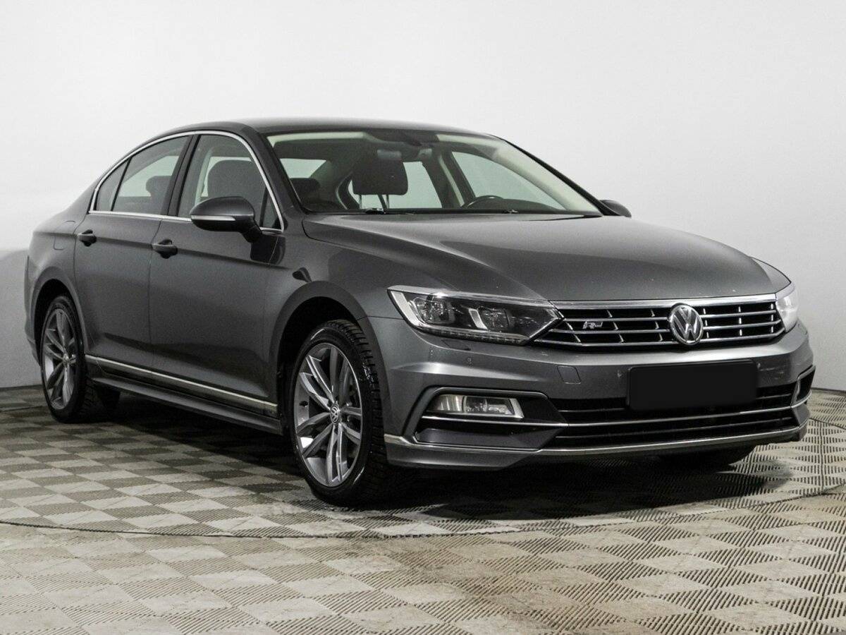 Volkswagen Passat б/у, 2017, Роботизированная. Фото: #2