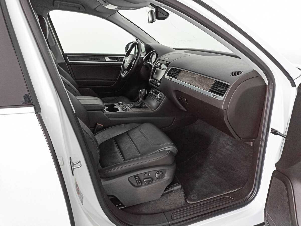Volkswagen Touareg б/у, 2013, Автоматическая. Фото: #8