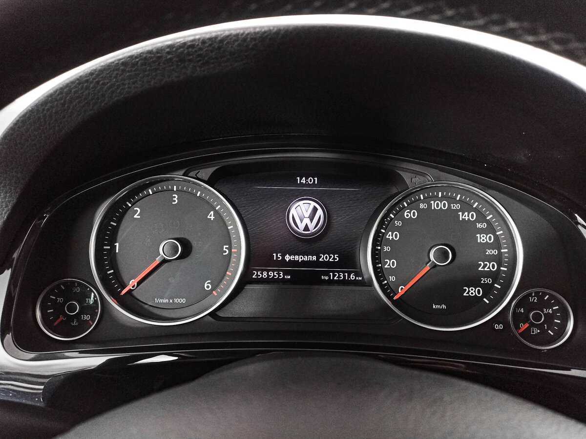 Volkswagen Touareg б/у, 2013, Автоматическая. Фото: #9
