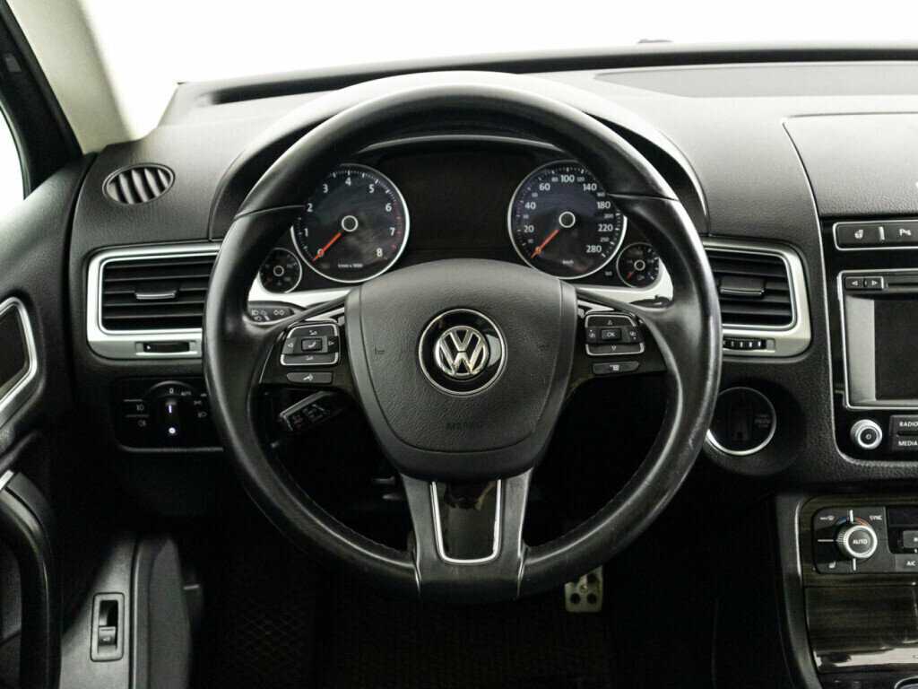 Volkswagen Touareg б/у, 2015, Автоматическая. Фото: #20