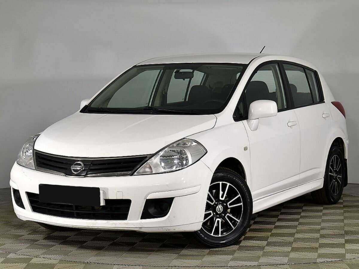 Nissan Tiida б/у, 2013, Автоматическая. Фото: #0